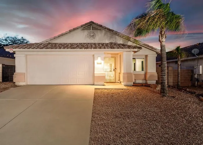 Silverbell, 3 Bedroom And 2 Ba, Garage, Fenced, Quiet Holiday home Tucson