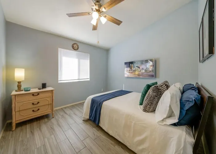 Silverbell, 3 Bedroom And 2 Ba, Garage, Fenced, Quiet *